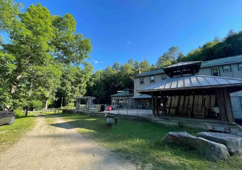 Beautiful Country Retreat - 40 Guests! * Milford