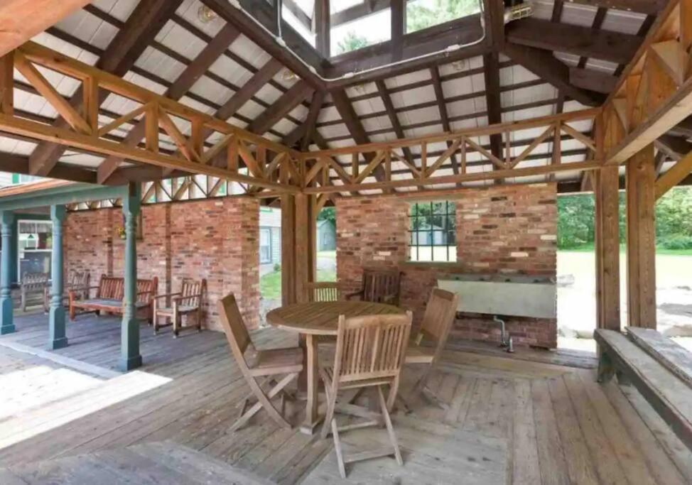 Beautiful Country Retreat - 40 Guests!