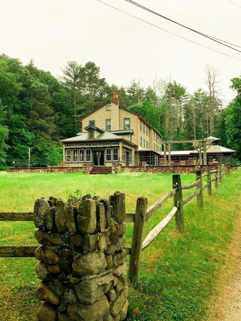 Beautiful Country Retreat - 40 Guests! Сasa de vacaciones Milford