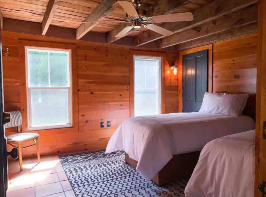 Beautiful Country Retreat - 40 Guests! * Milford