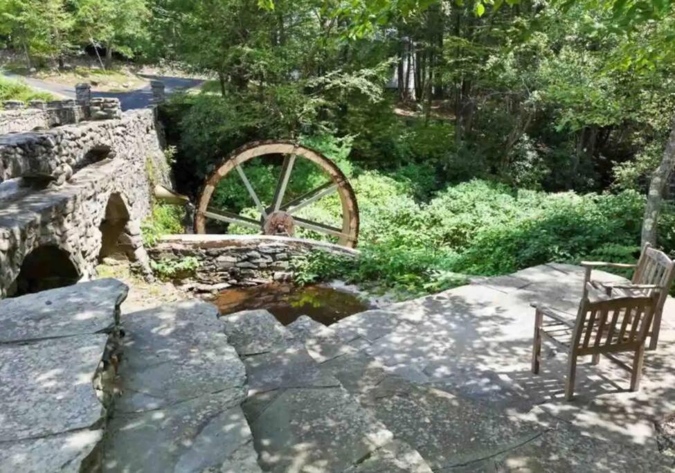 Beautiful Country Retreat - 40 Guests! * Milford